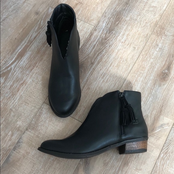 Dirty Laundry Black Boot - Picture 3 of 3